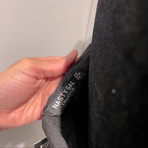 Nastygal black linen style dress with off the shoulder elastic puff sleeves - Picture 8 of 8